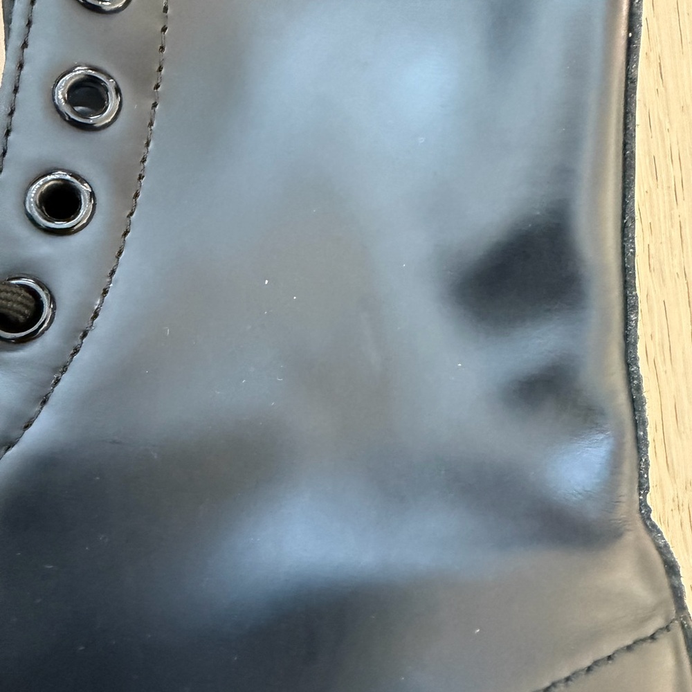 DR. MARTENS 1460 Womens Boots- size 7 - Picture 7 of 9